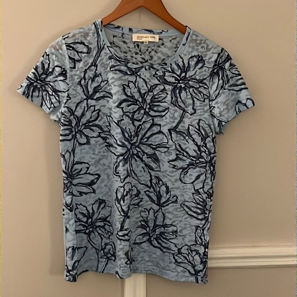 Jones New York tee